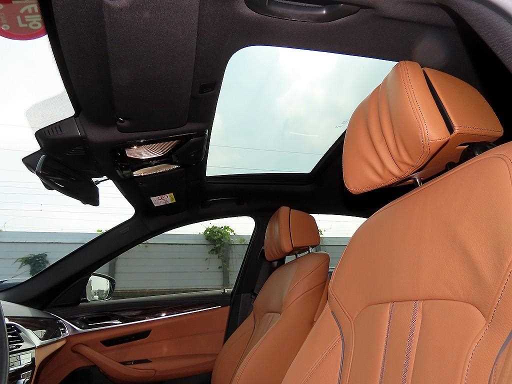 BMW 5 Series 2021 Gris - Importación desde Corea - HF Imports Iquique - Foto 17