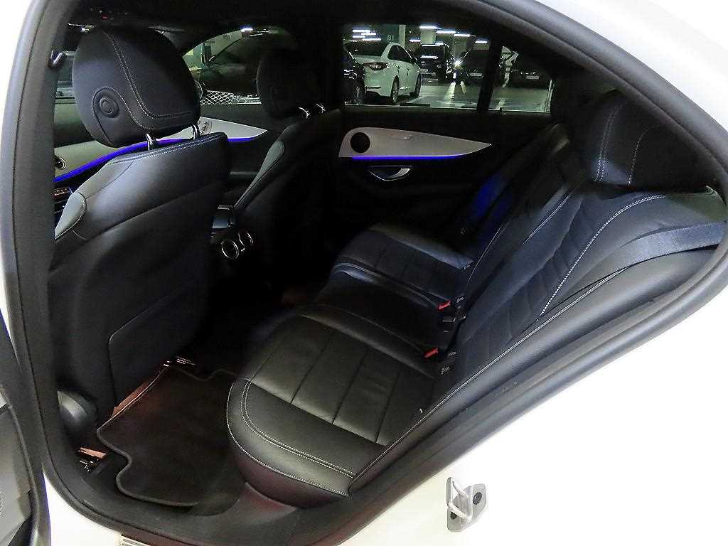 Mercedes Benz E class - Vista 7