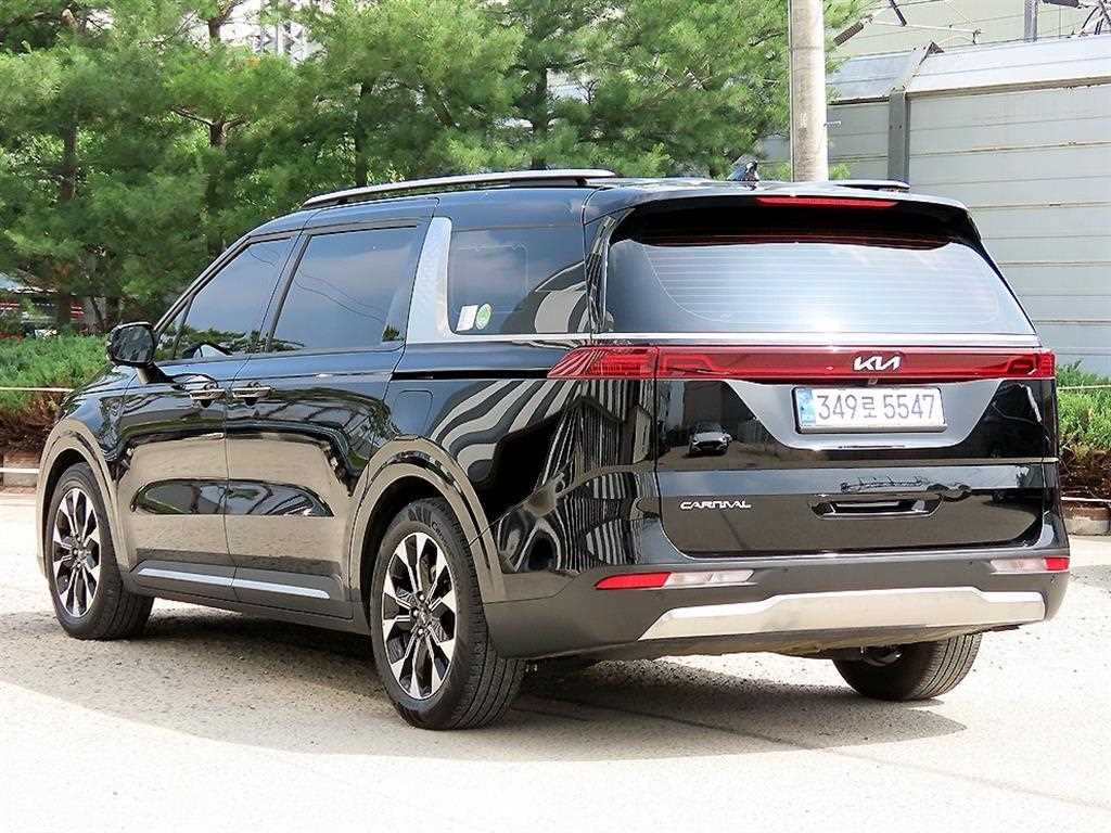 KIA Carnival - Vista 3