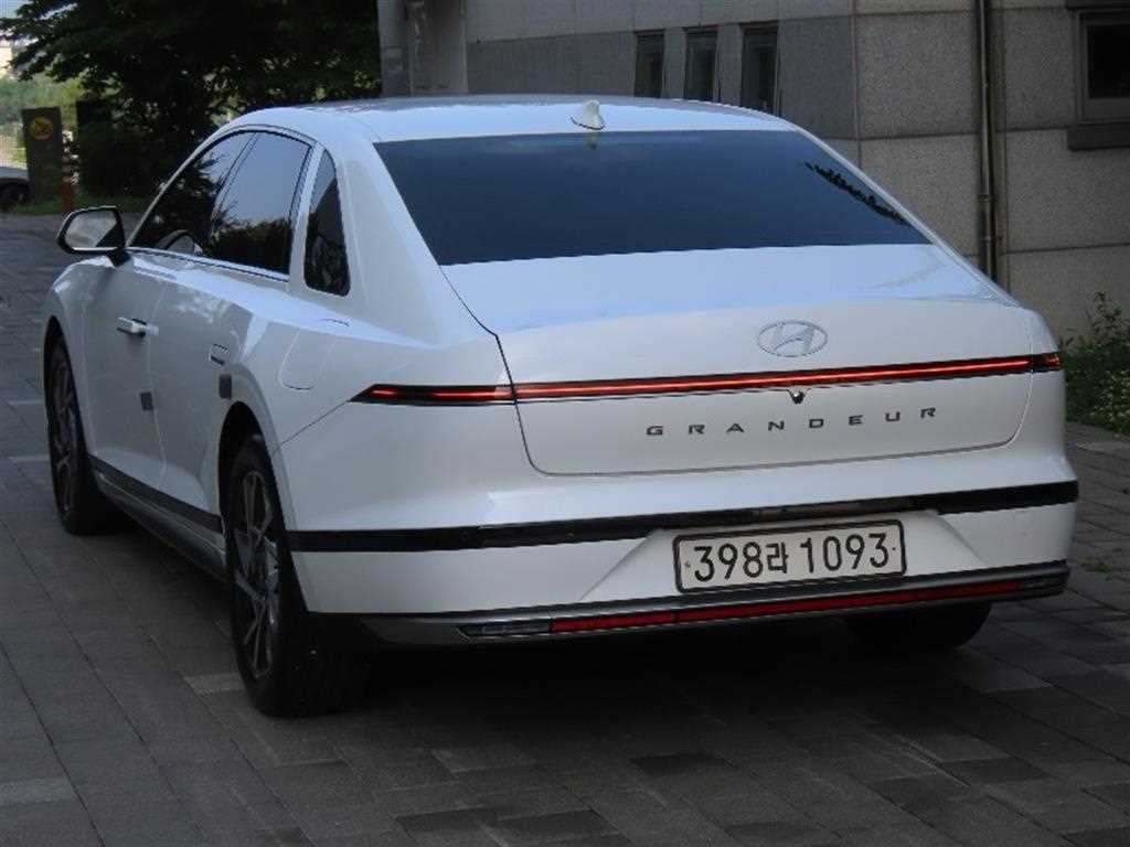 HYUNDAI Grandeur - Vista 4