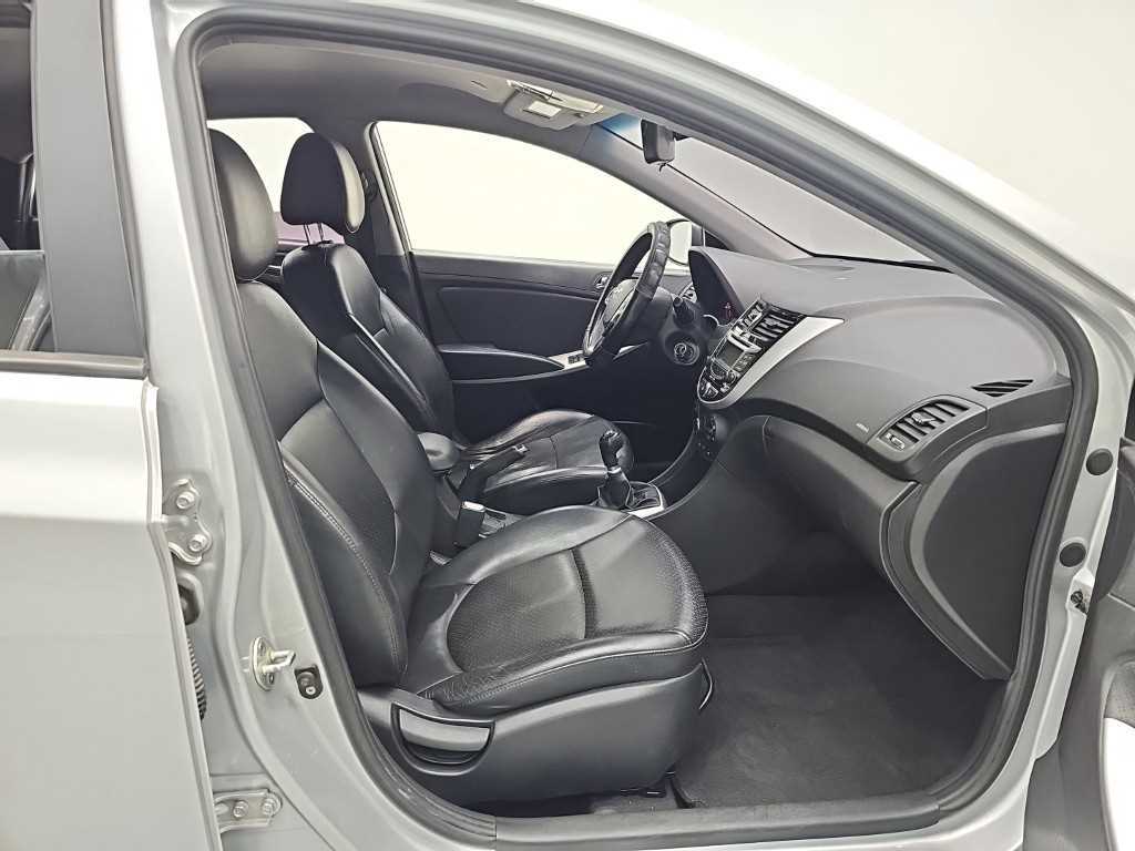 HYUNDAI Accent 2011 Gris - Importación desde Corea - HF Imports Iquique - Foto 17