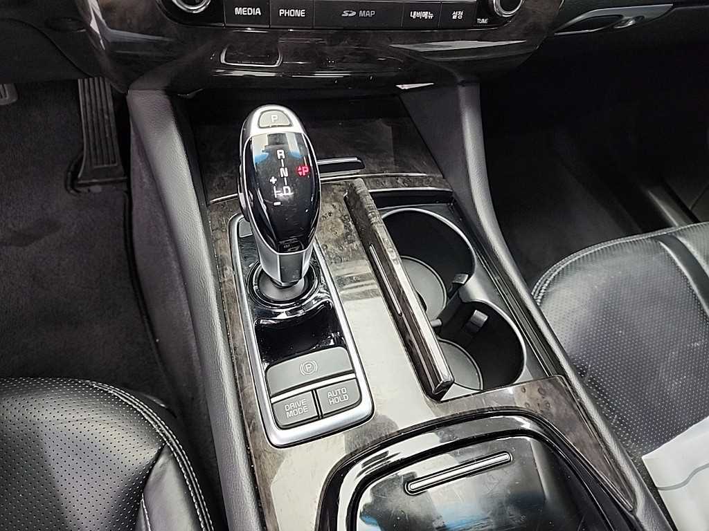 KIA K9 - Vista 8