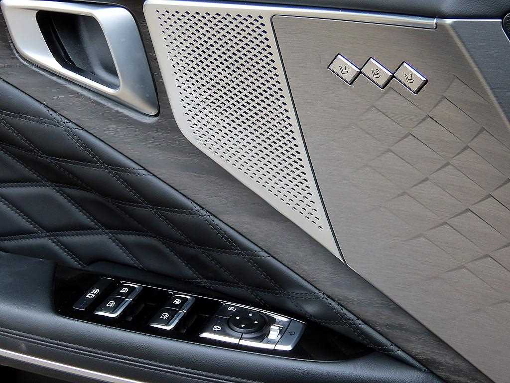 KIA K8 - Vista 12