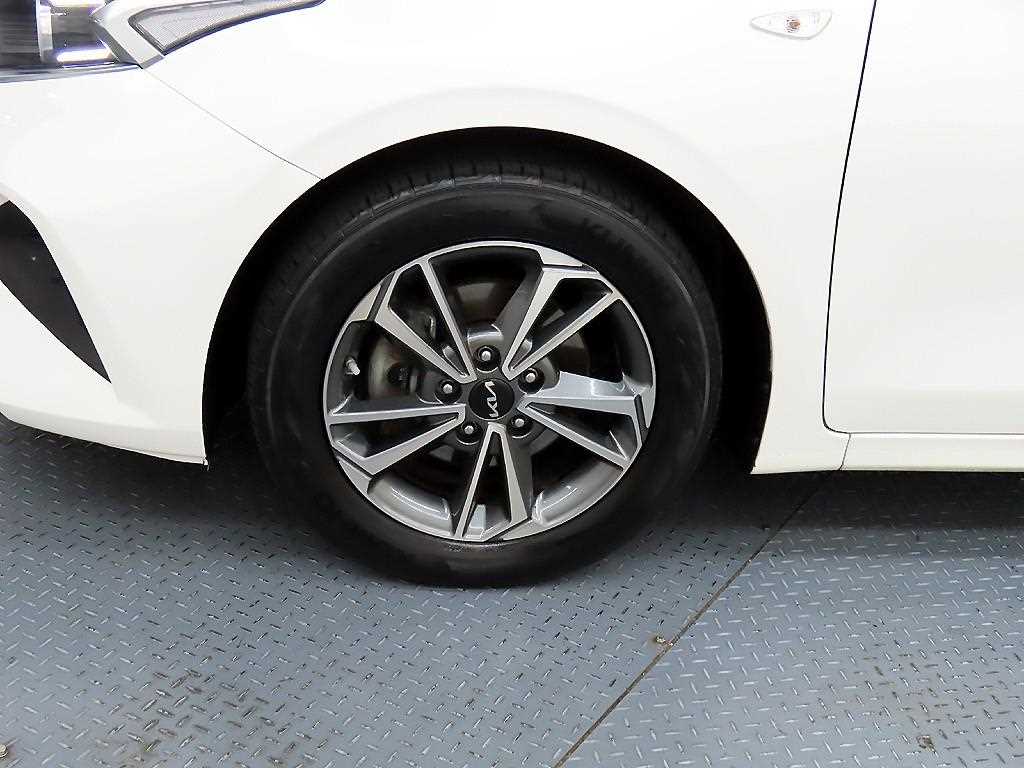 KIA K3 2022 Blanco - Importación desde Corea - HF Imports Iquique - Foto 17
