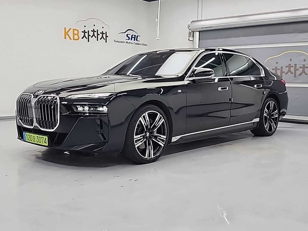 BMW i7 - Vista 4