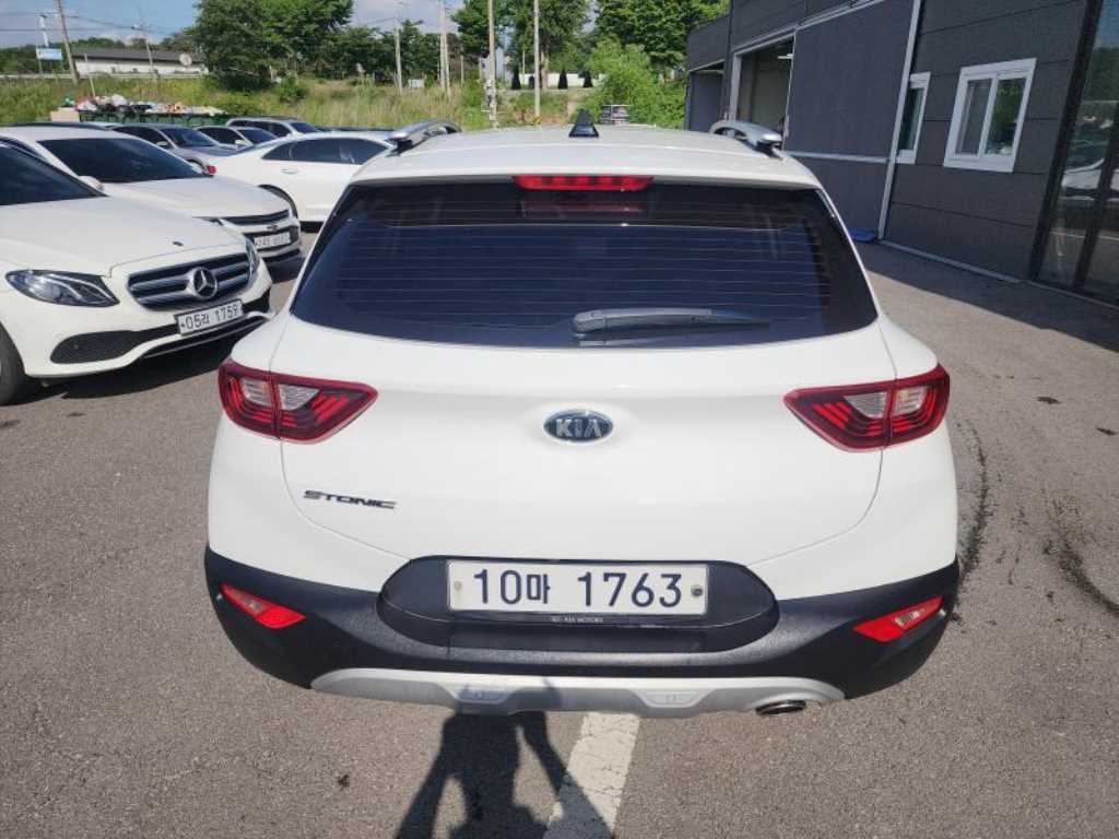 KIA Stonic - Vista 7