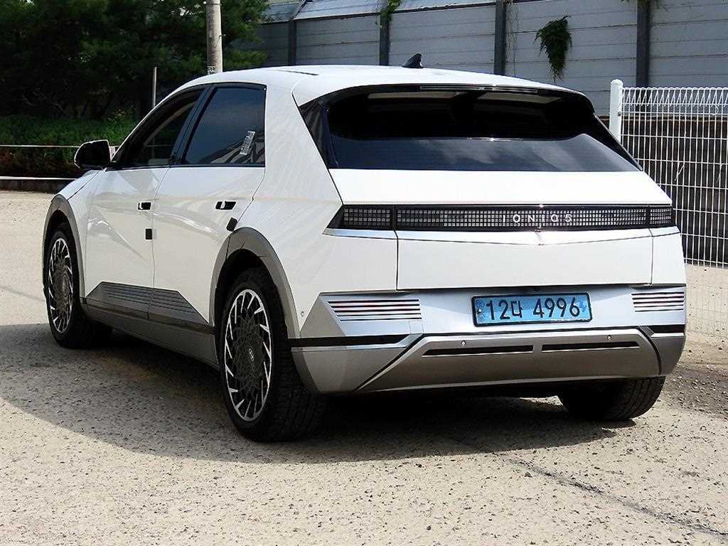 HYUNDAI Ioniq 5 - Vista 3