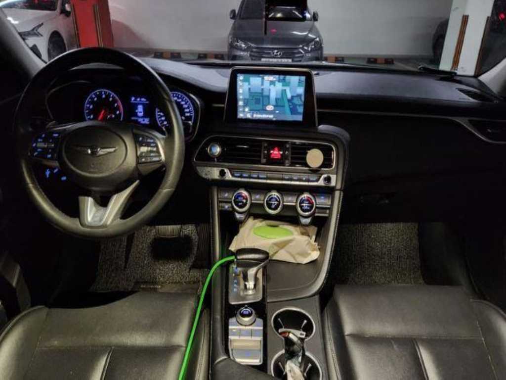 Genesis G70 - Vista 5