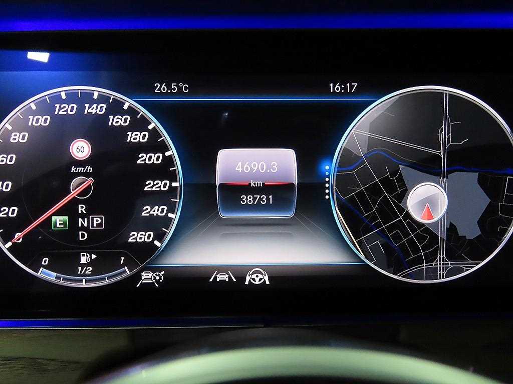 Mercedes Benz E class - Vista 9