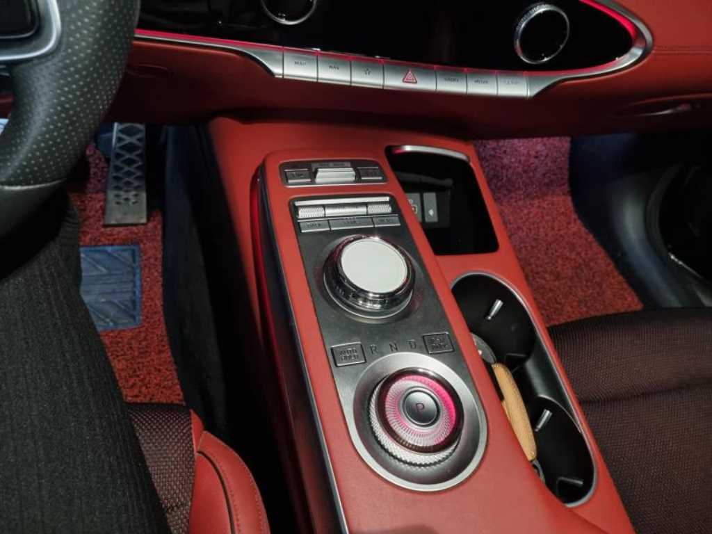 Genesis GV70 - Vista 12