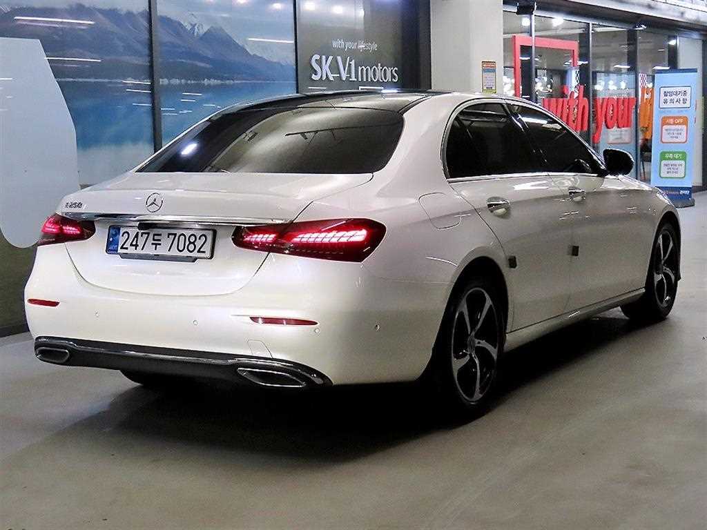 Mercedes Benz E class - Vista 4