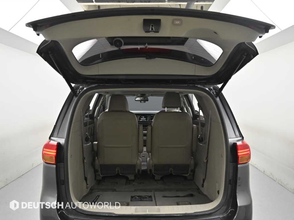 KIA Carnival 2016 Gris - Importación desde Corea - HF Imports Iquique - Foto 19