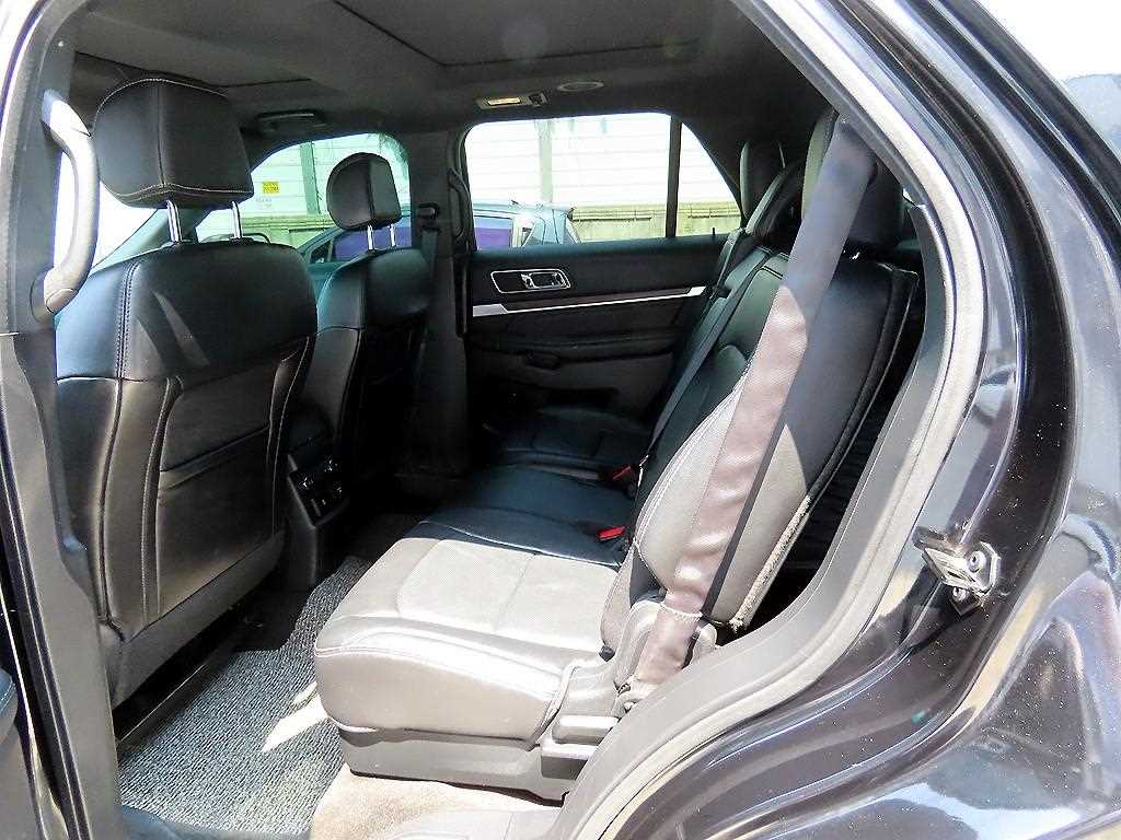Ford Explorer - Vista 6
