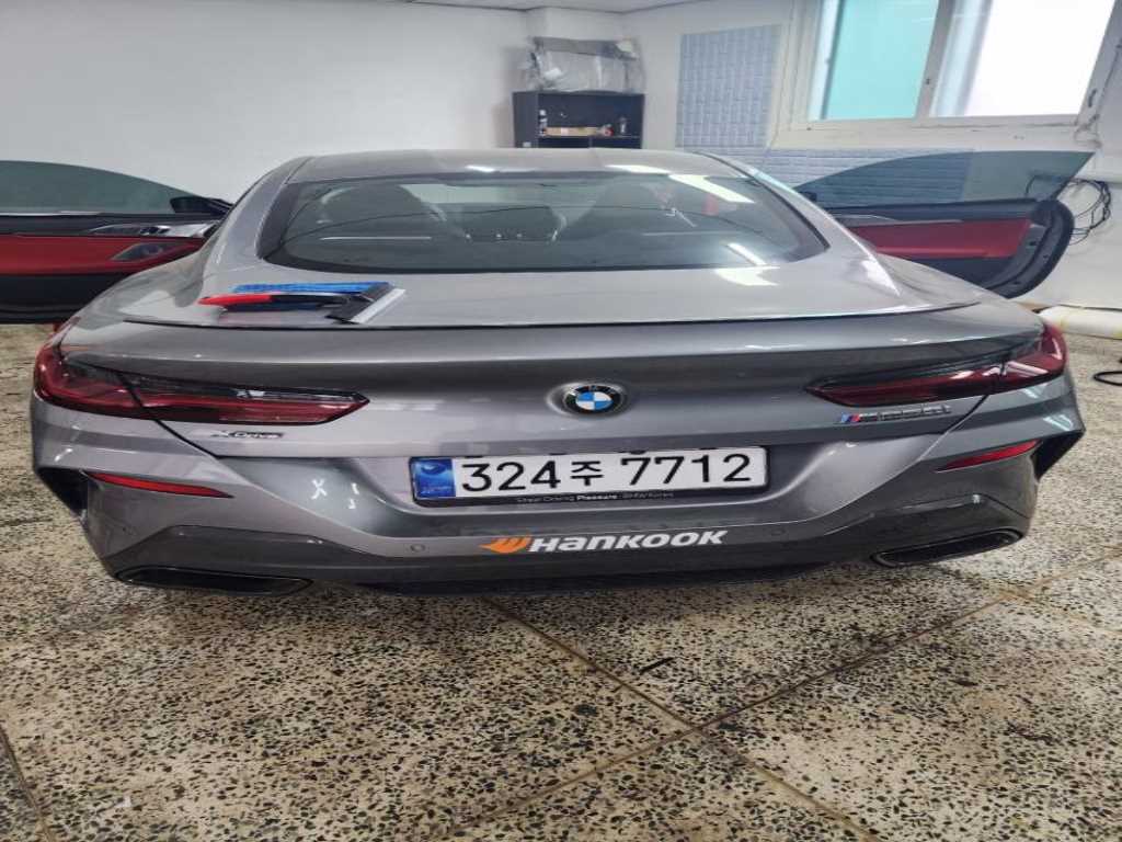 BMW 8 Series - Vista 2