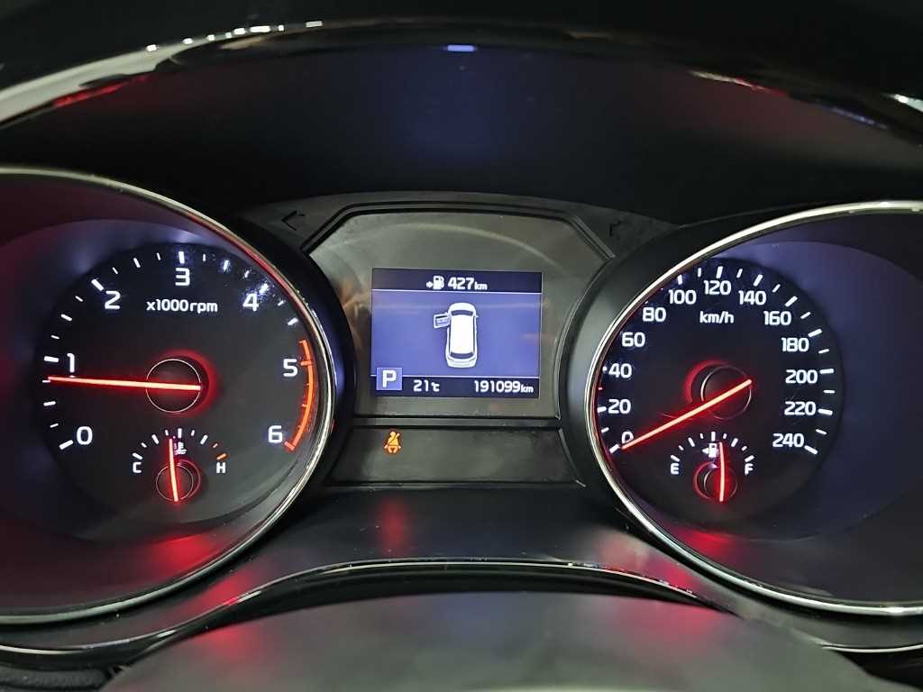 KIA Carnival - Vista 6