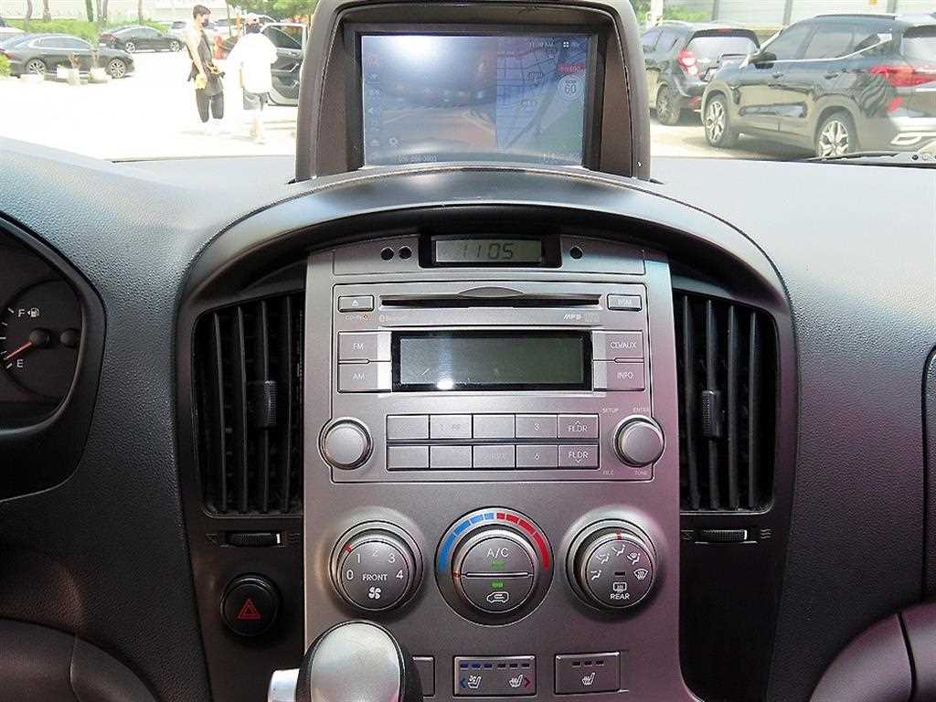 HYUNDAI Starex 2015 Blanco - Importación desde Corea - HF Imports Iquique - Foto 13