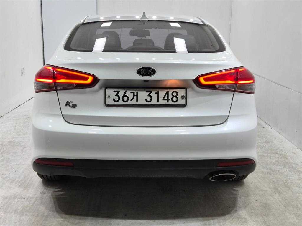 KIA K3 - Vista 3