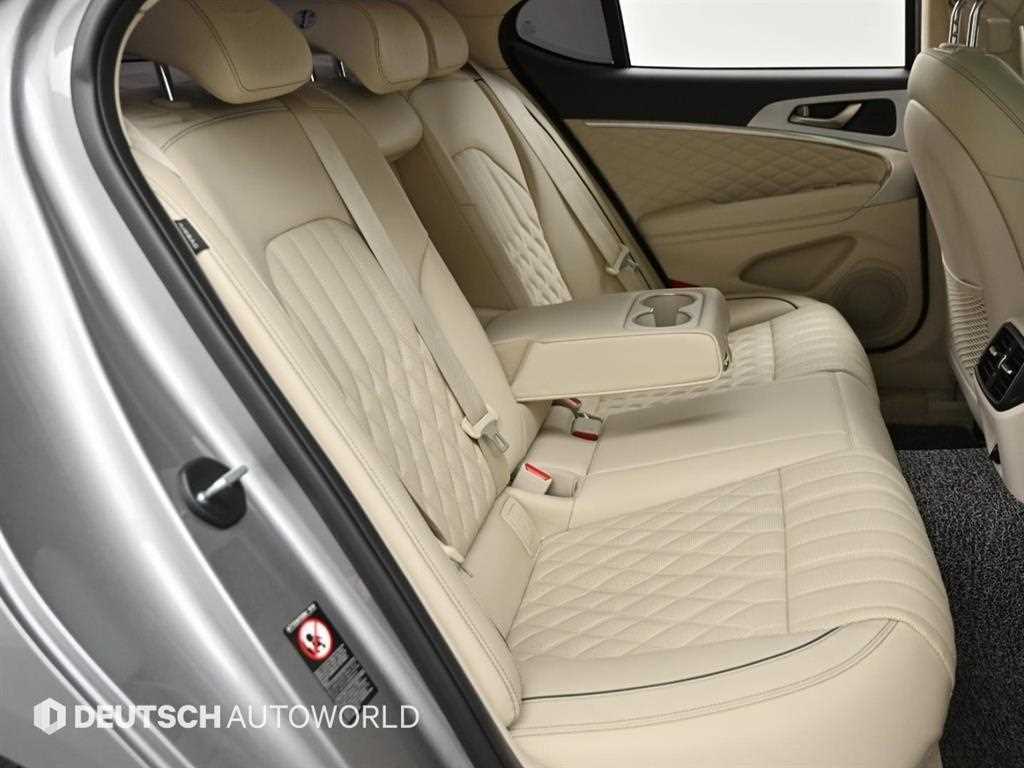 Genesis G70 - Vista 12