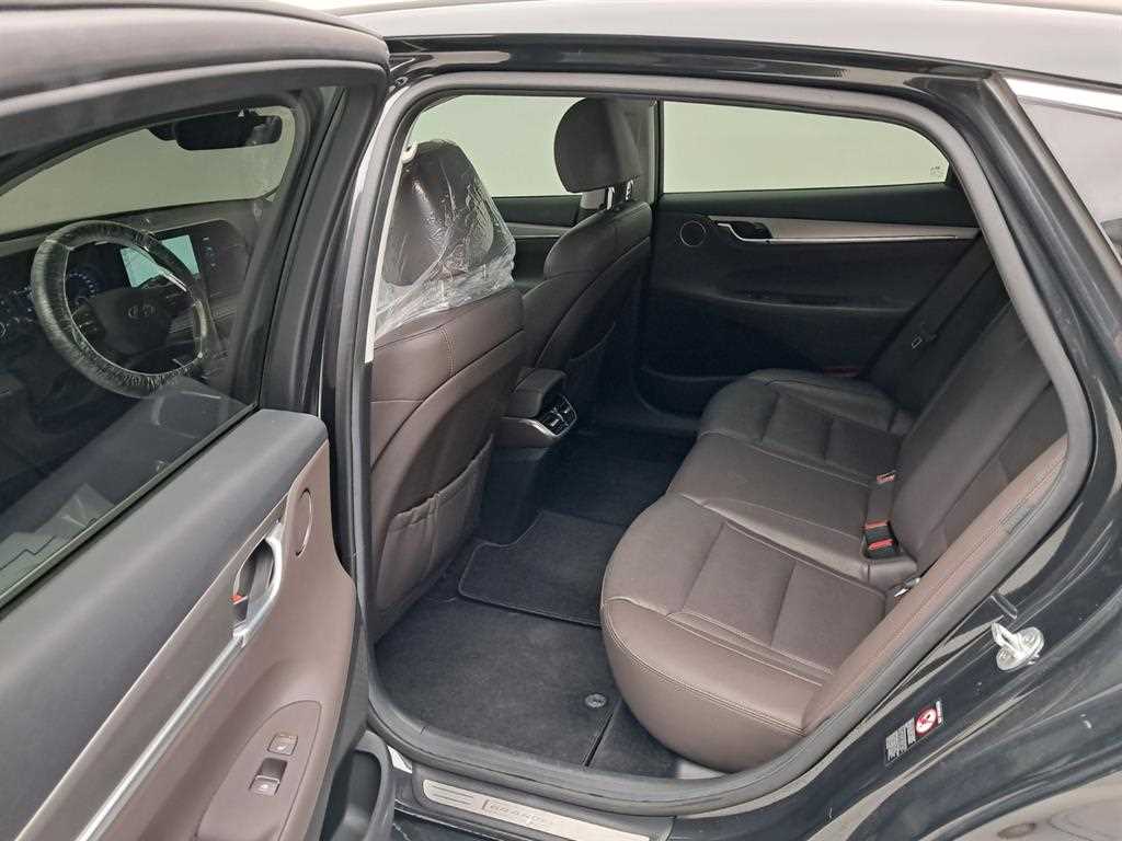 HYUNDAI Grandeur - Vista 12