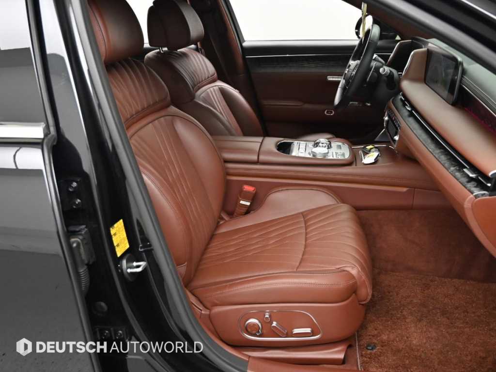 Genesis G90 - Vista 10