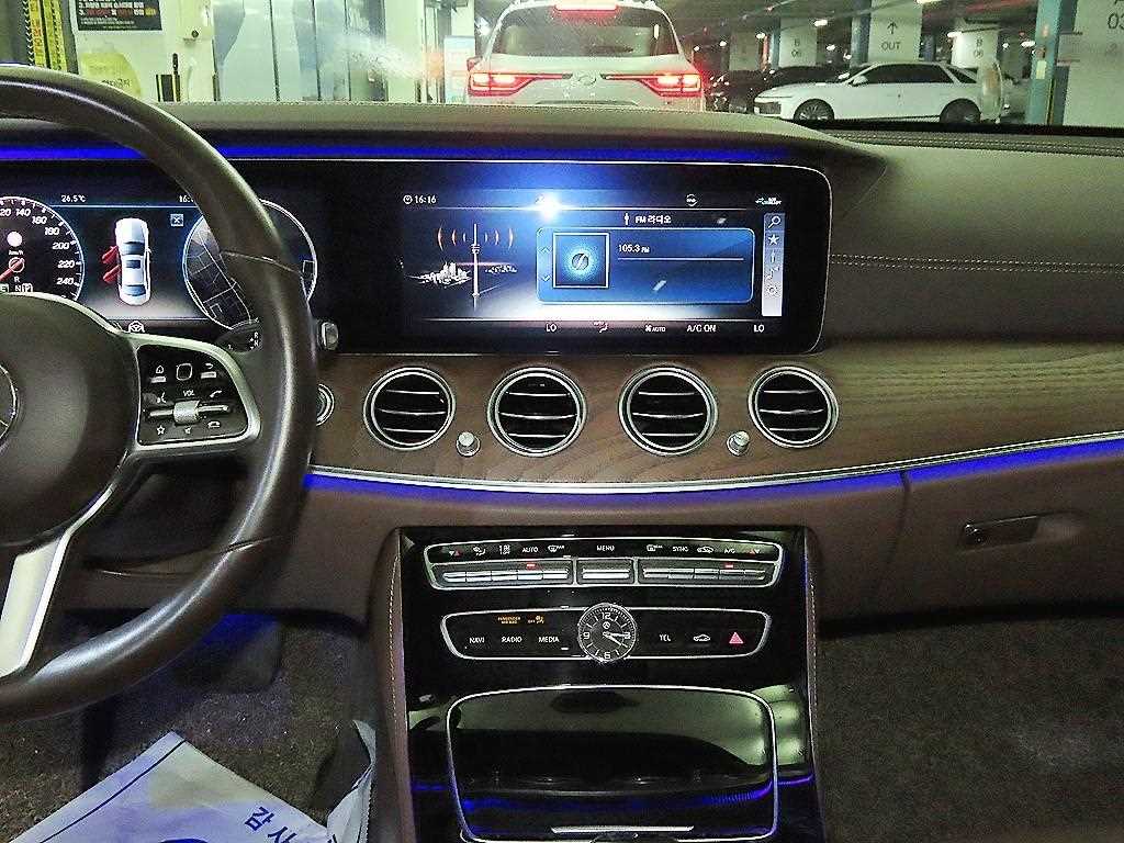 Mercedes Benz E class - Vista 11