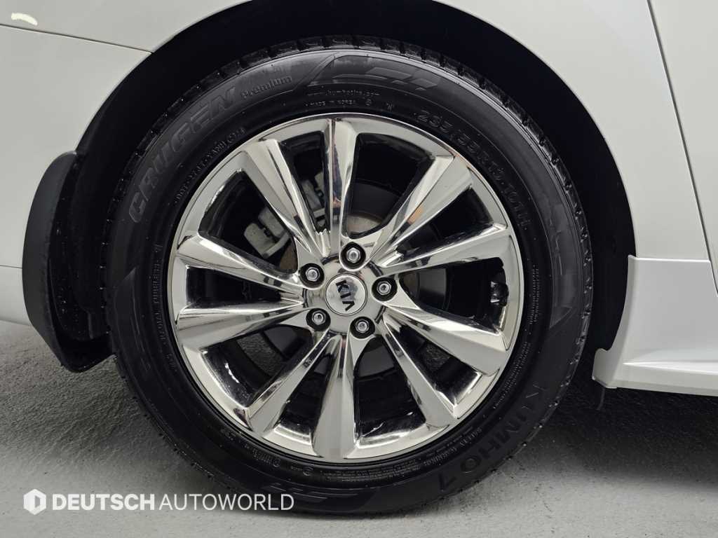 KIA Carnival - Vista 5