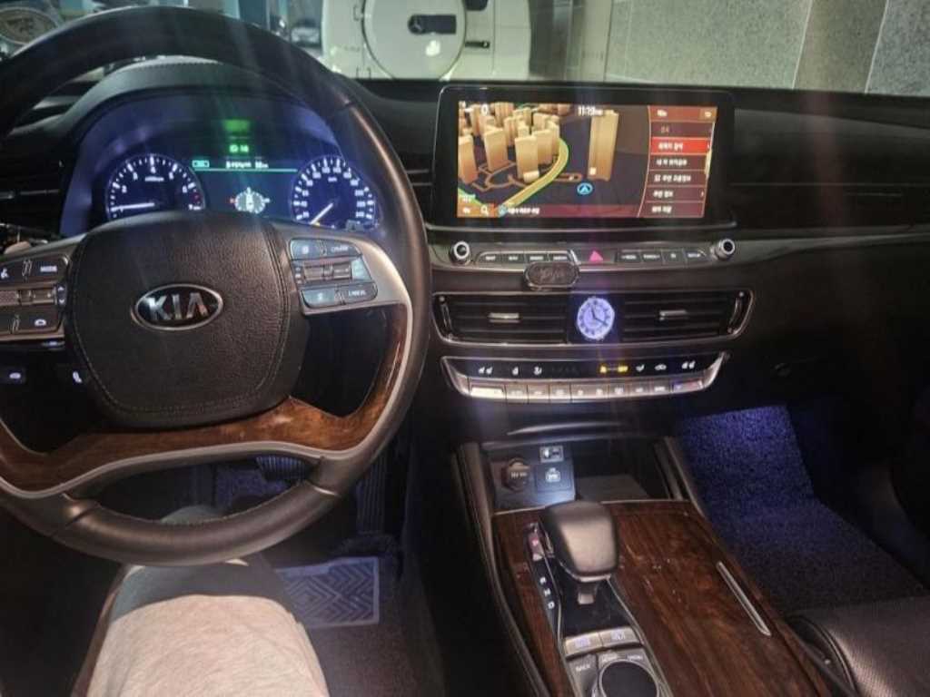 KIA K9 - Vista 5