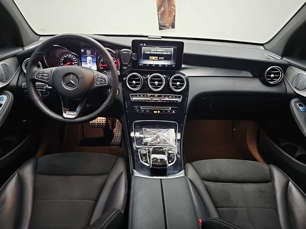 Mercedes Benz GLC Class - Vista 7