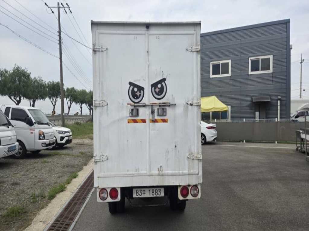 Small Truck Cargo (small) - Vista 2