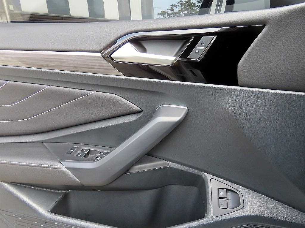 Volkswagen Jetta - Vista 11