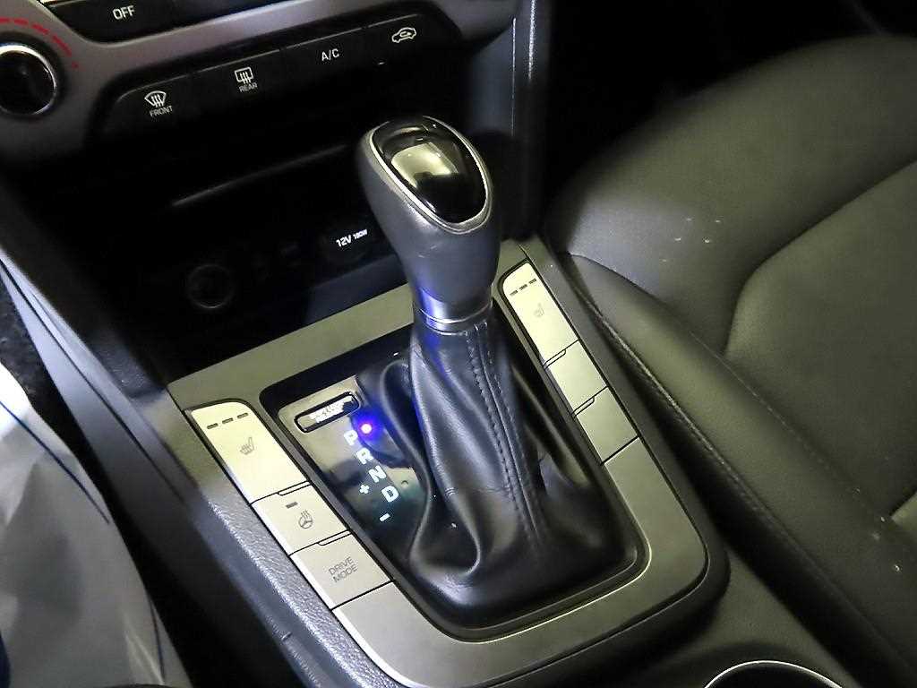 HYUNDAI Avante - Vista 12