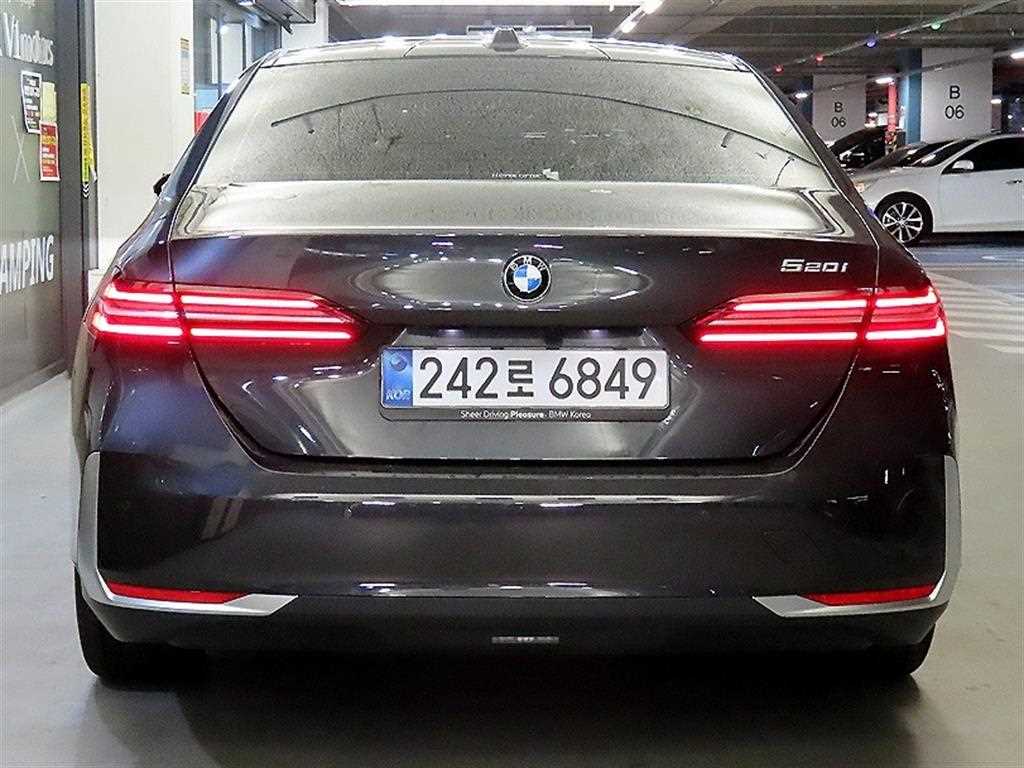 BMW 5 Series - Vista 5