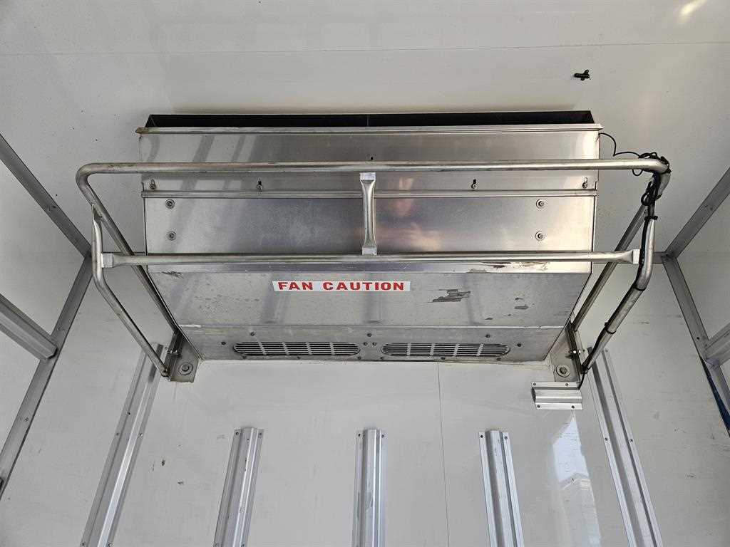 medium and large cargo truck - Vista 8
