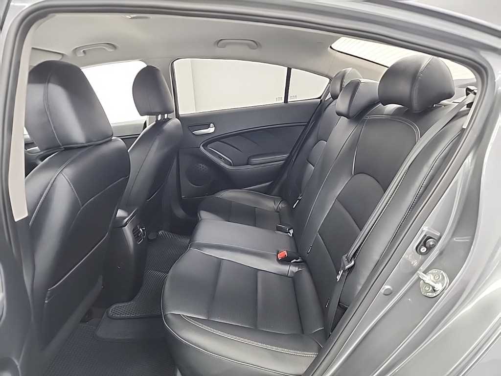 KIA K3 - Vista 12