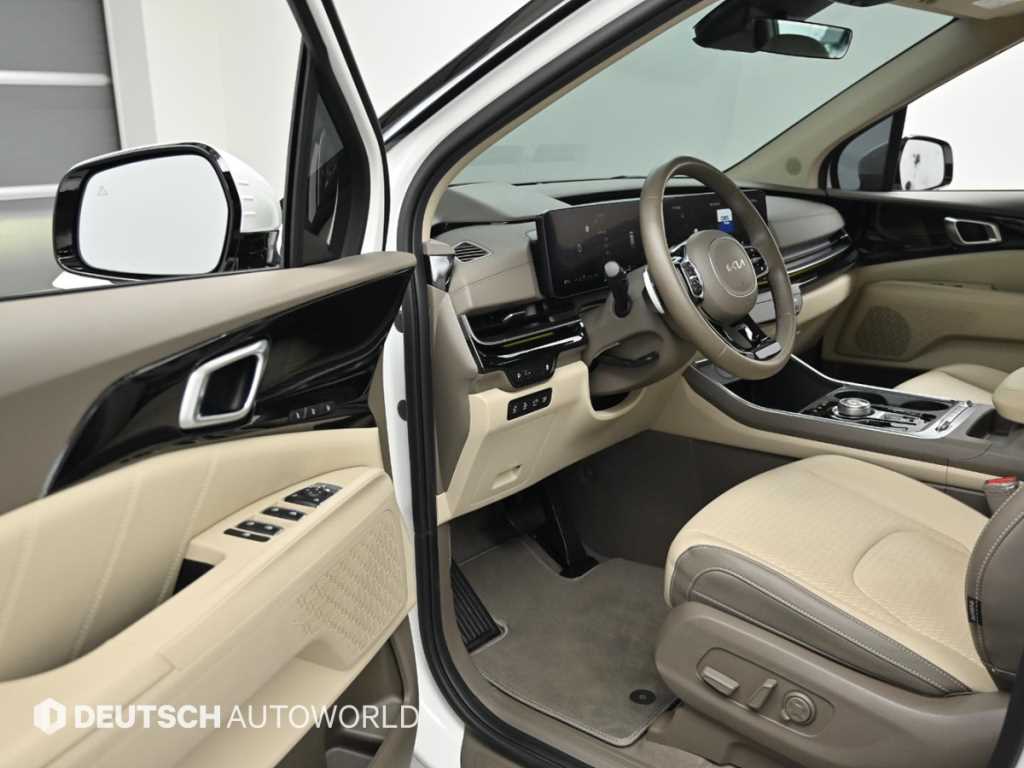KIA Carnival - Vista 11