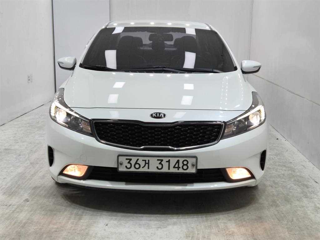 KIA K3 2017 Blanco - Importación desde Corea - HF Imports Iquique - Foto 1