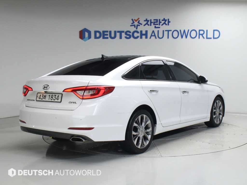 HYUNDAI Sonata - Vista 2