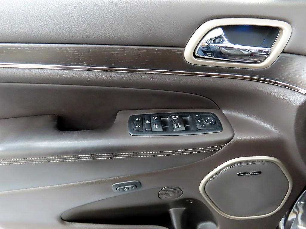 Jeep Cherokee - Vista 11