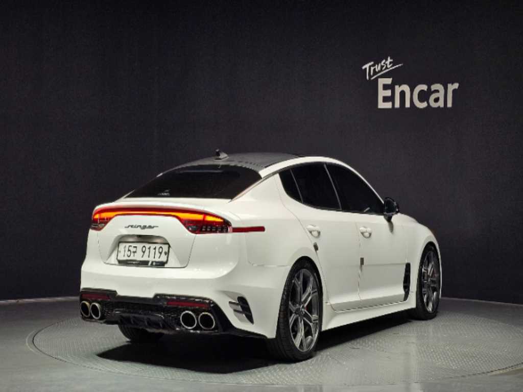 KIA Stinger - Vista 2