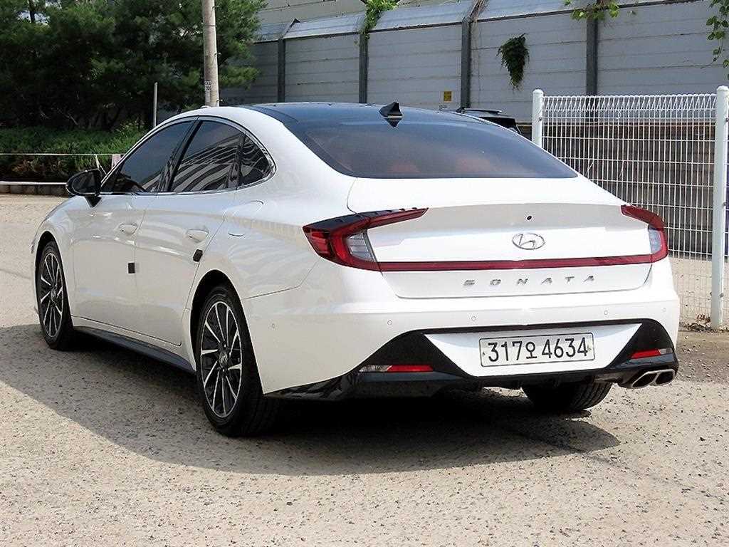 HYUNDAI Sonata - Vista 3