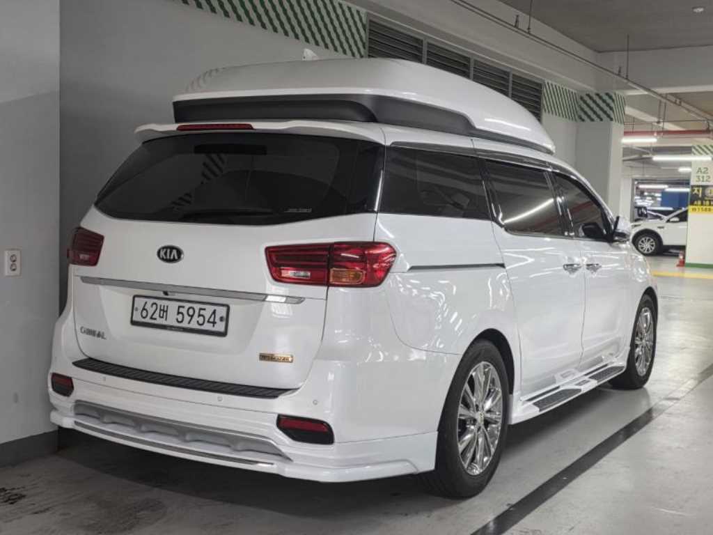 KIA Carnival - Vista 4