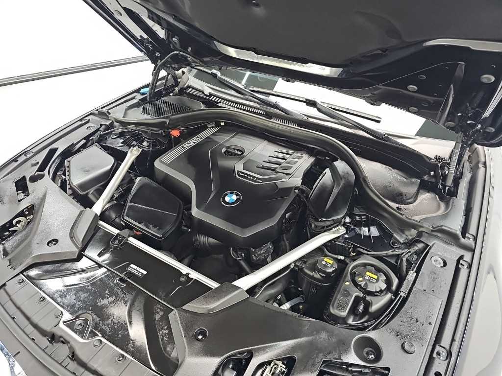 BMW 5 Series - Vista 5