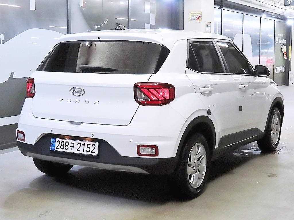 HYUNDAI Venue - Vista 4