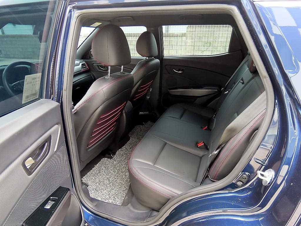 Ssangyong Tivoli - Vista 6