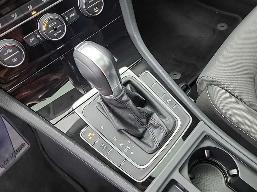 Volkswagen Golf - Vista 8