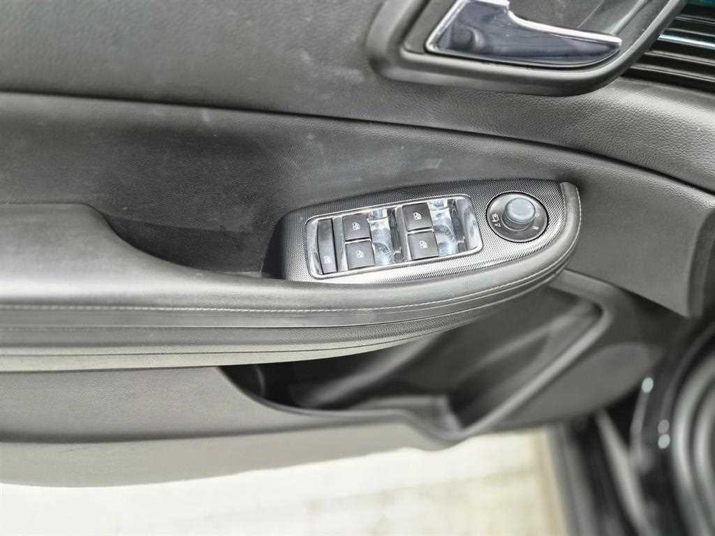 Chevrolet Malibu - Vista 11