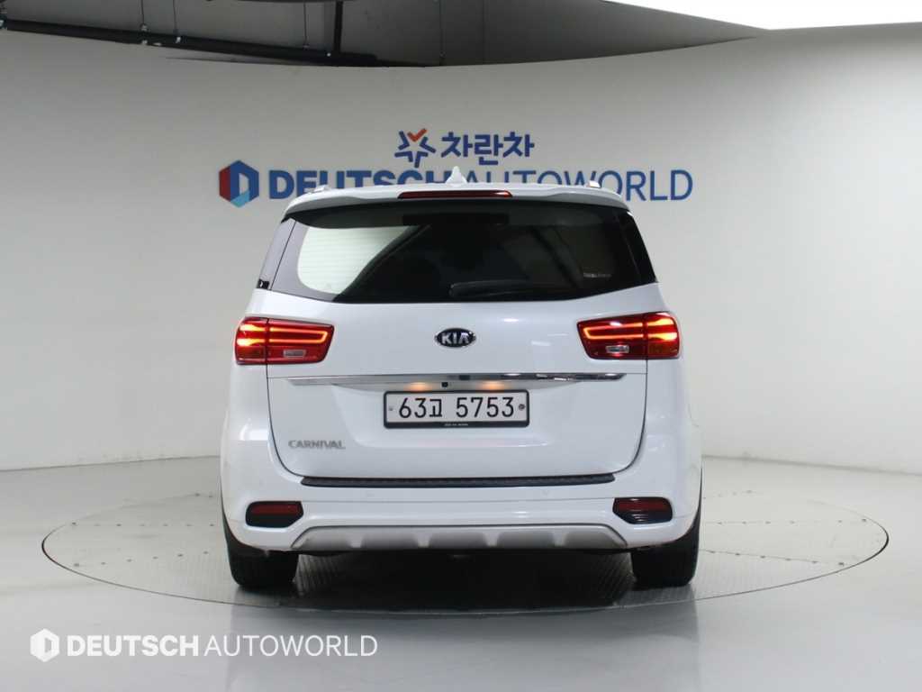 KIA Carnival - Vista 4