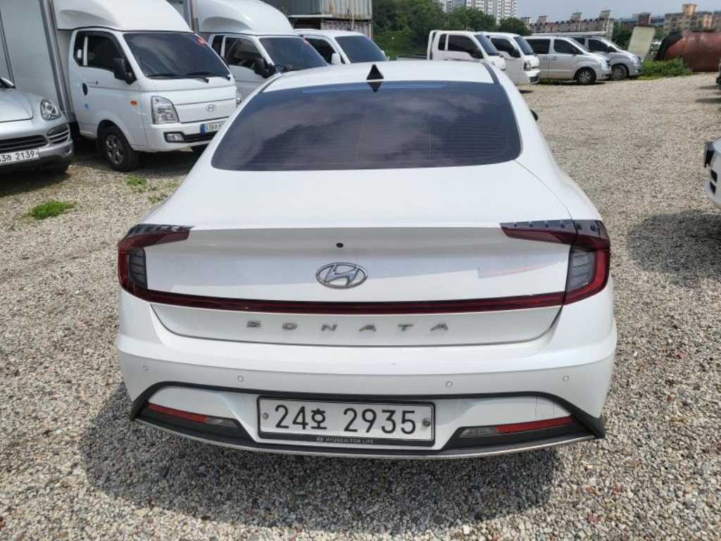 HYUNDAI Sonata - Vista 3