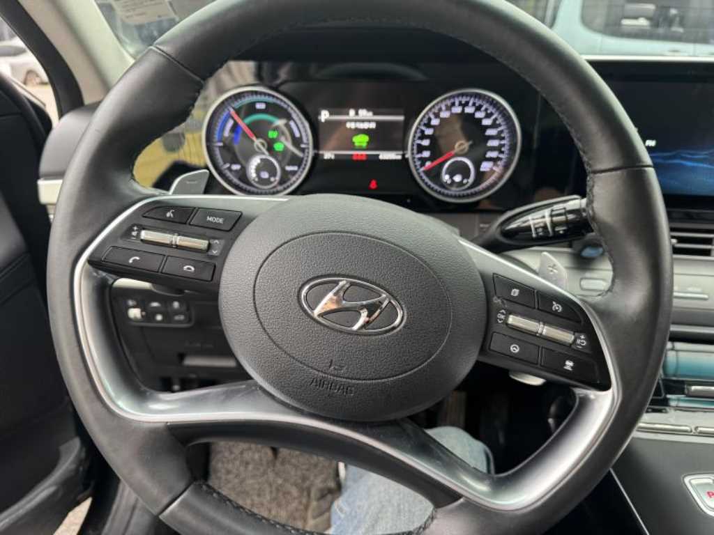 HYUNDAI Grandeur - Vista 7