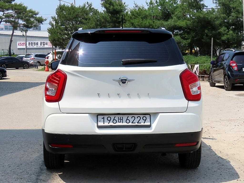 Ssangyong Tivoli - Vista 4